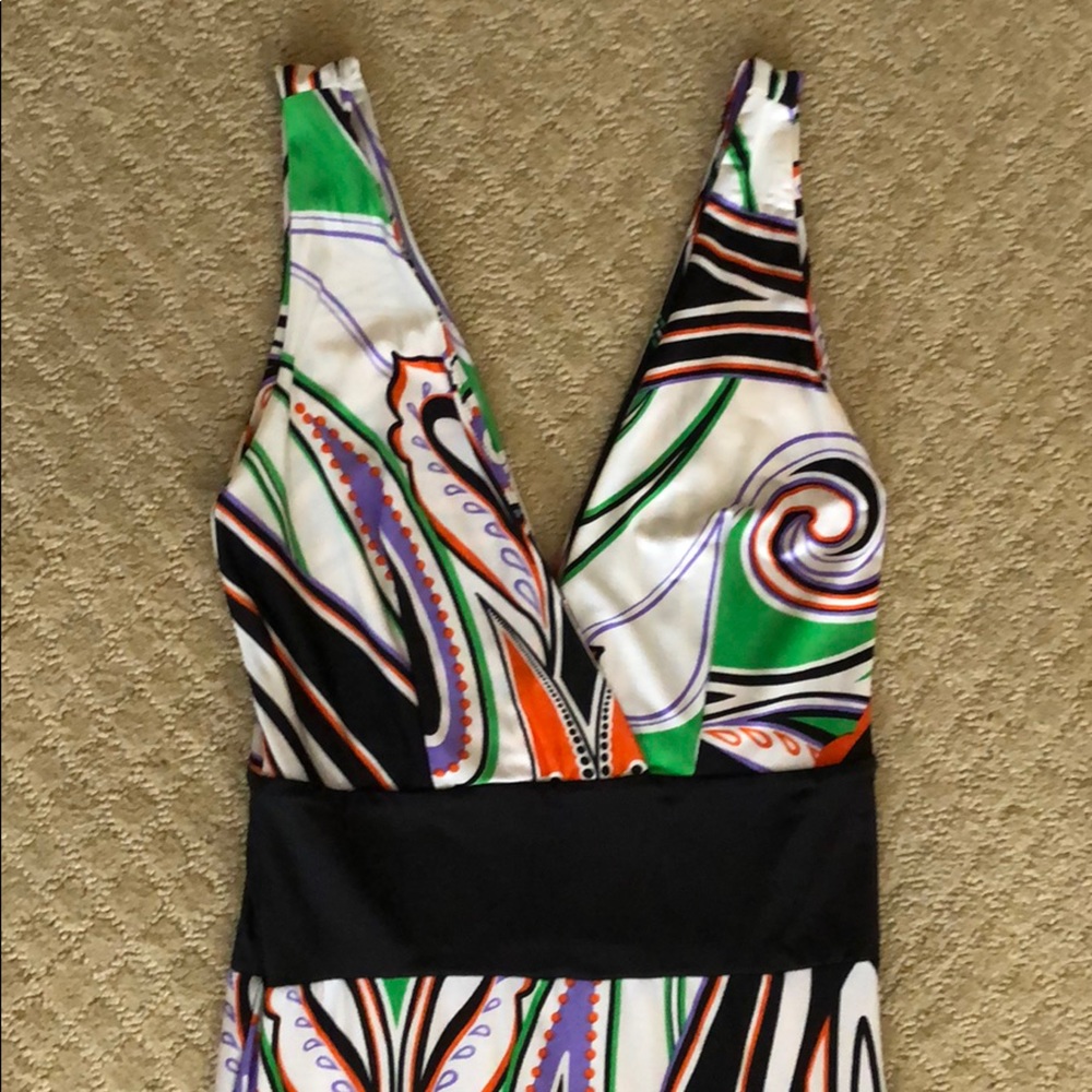 Like New Multi-Color V-Neck Sleeveless Maxi